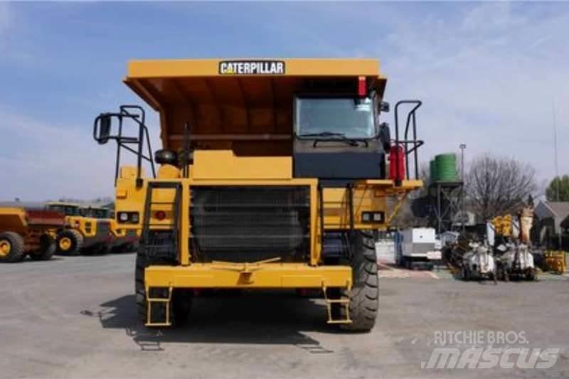 CAT 773E Шарнирно-сочленённые самосвалы