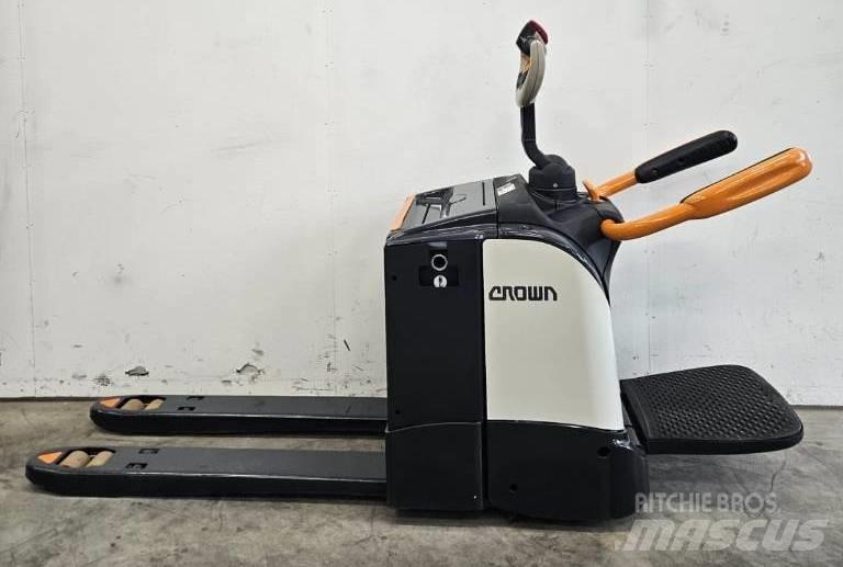 Crown WT 3040 E Самоходные электрические тележки