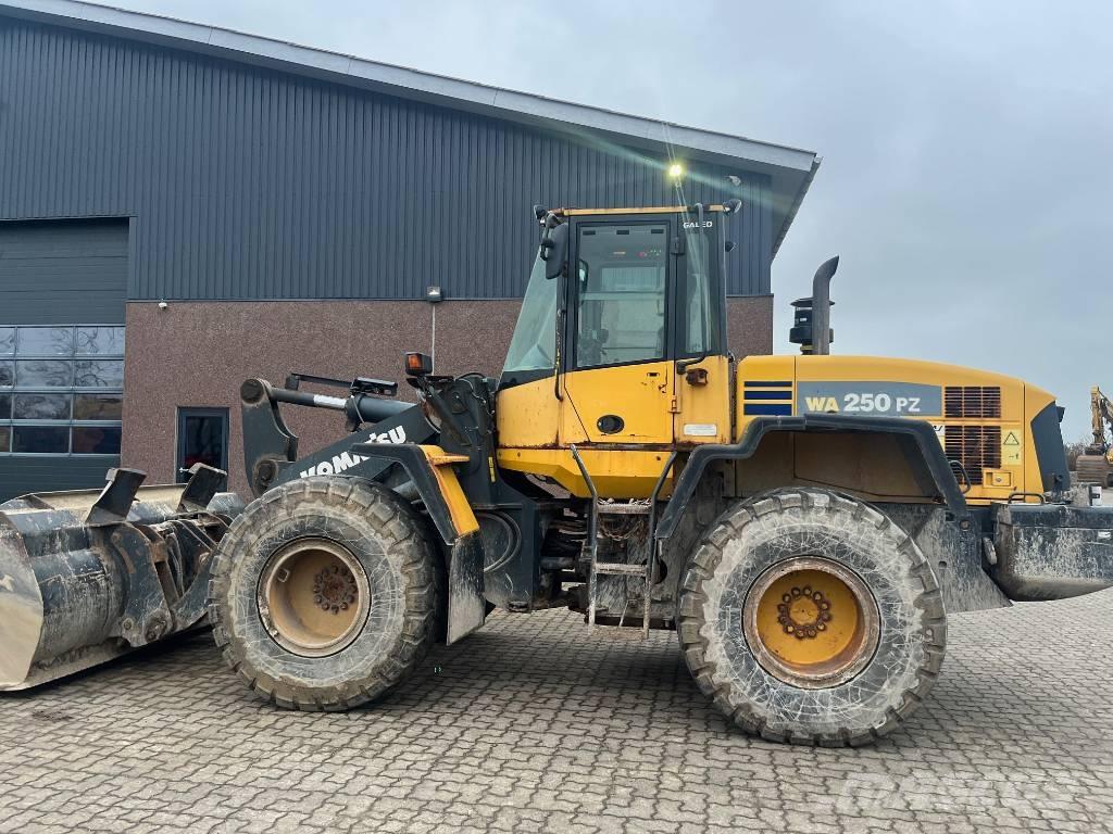 Komatsu WA 250 PZ-5 Фронтальные погрузчики