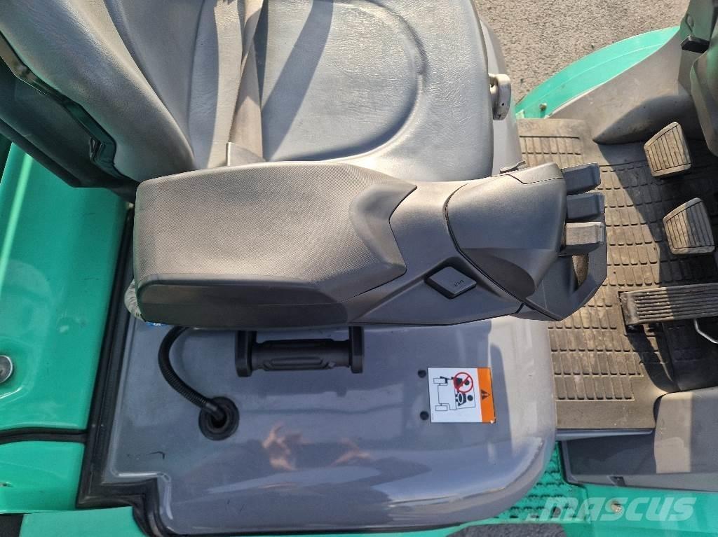 Mitsubishi FD30N Ричтраки