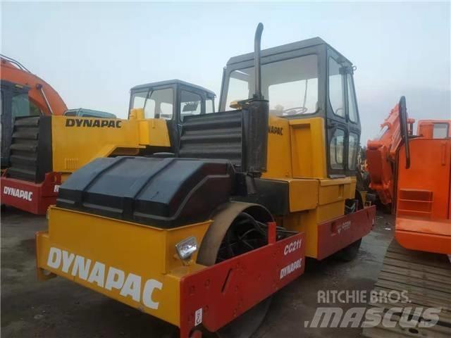 Dynapac CC211 Грунтовые катки