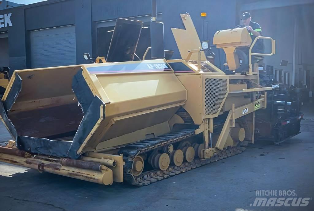 CAT AP 1050 B Асфальтоукладчики