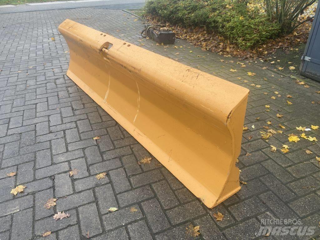 CASE DOZER BLADE Бульдозерные отвалы