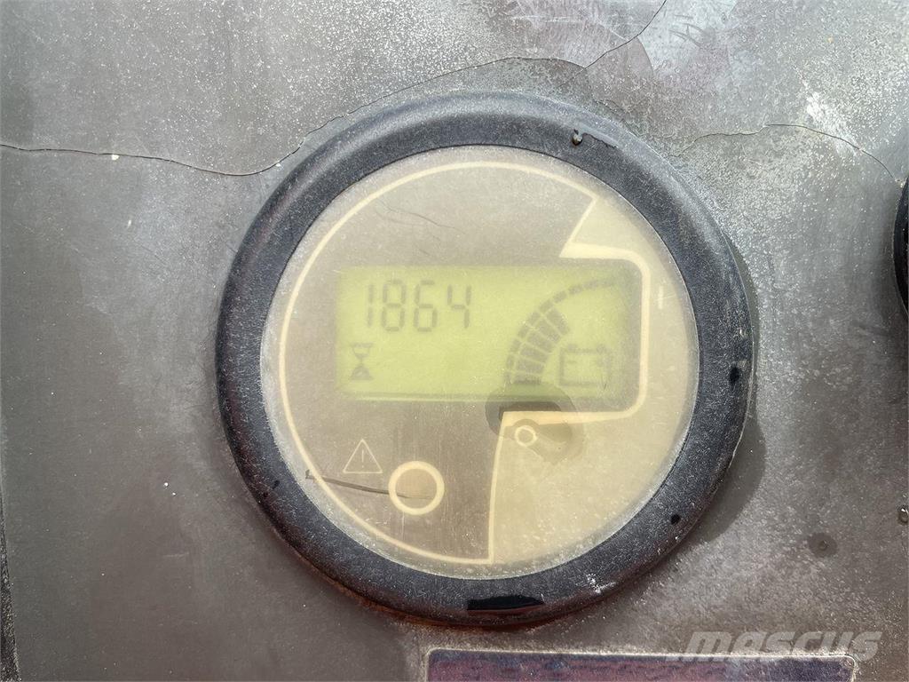 JLG 800AJ Коленчатые подъемники