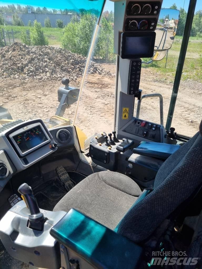 CAT 966 M Фронтальные погрузчики