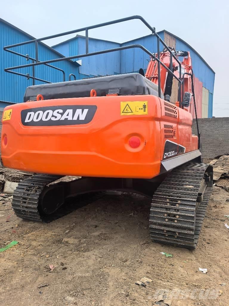 Doosan DX300LC Гусеничные экскаваторы