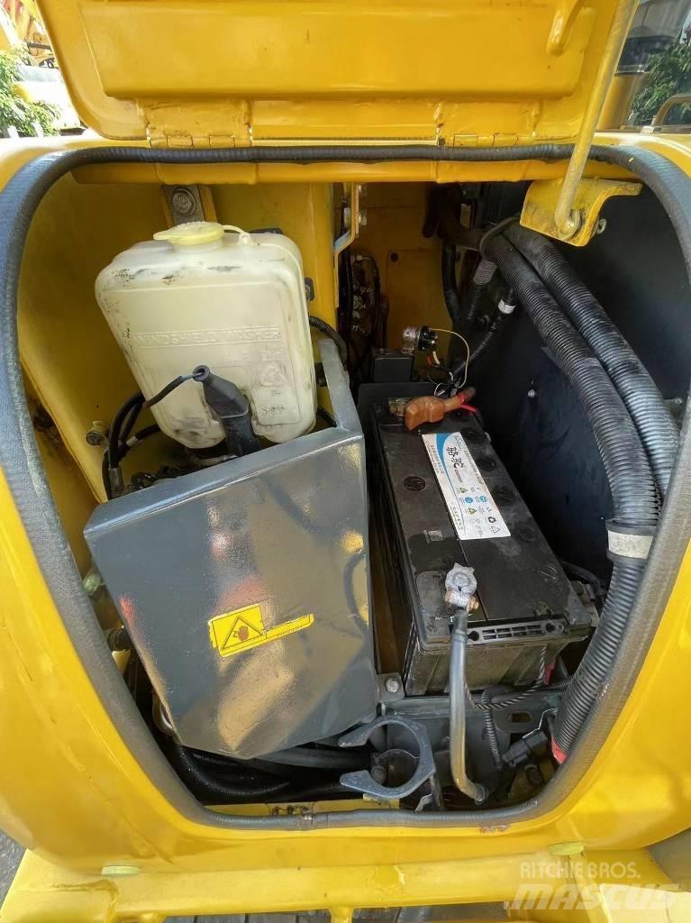 Komatsu PC 220-8 Мини-экскаваторы