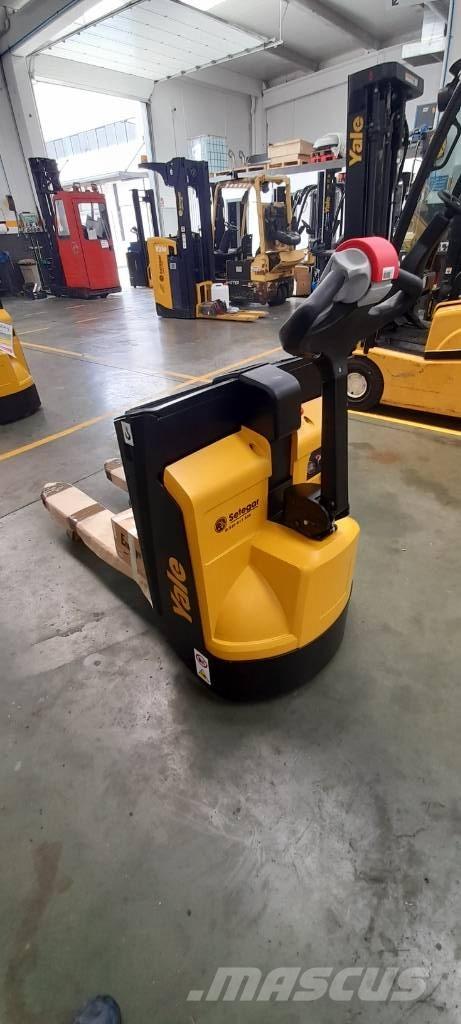 Yale MP16 Ручные электрические тележки