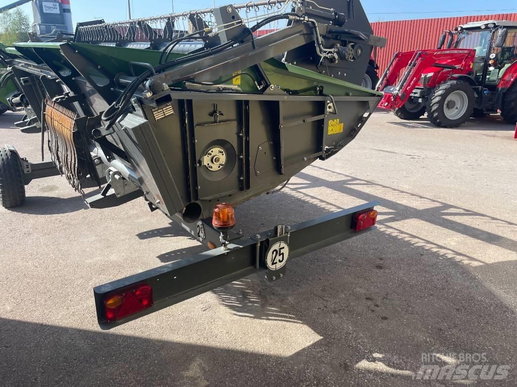 Fendt 6335 C Зерноуборочные комбайны