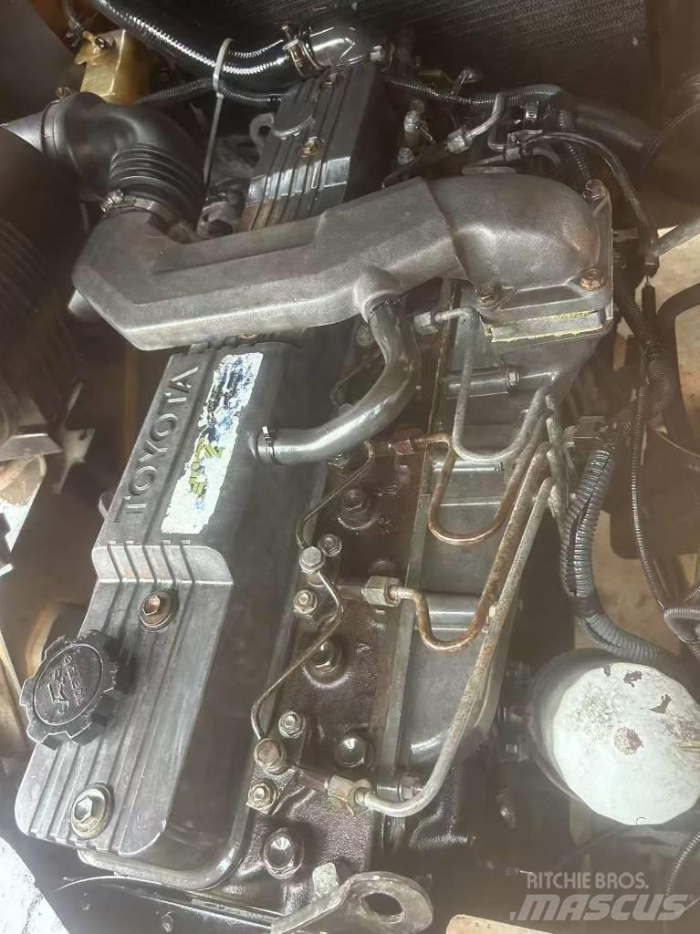 Toyota 5 ton Дизельные погрузчики