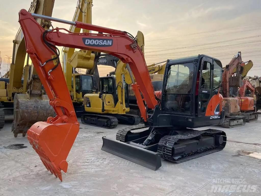 Doosan DX60 Гусеничные экскаваторы