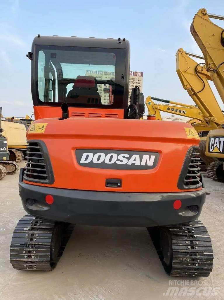 Doosan DX60 Гусеничные экскаваторы