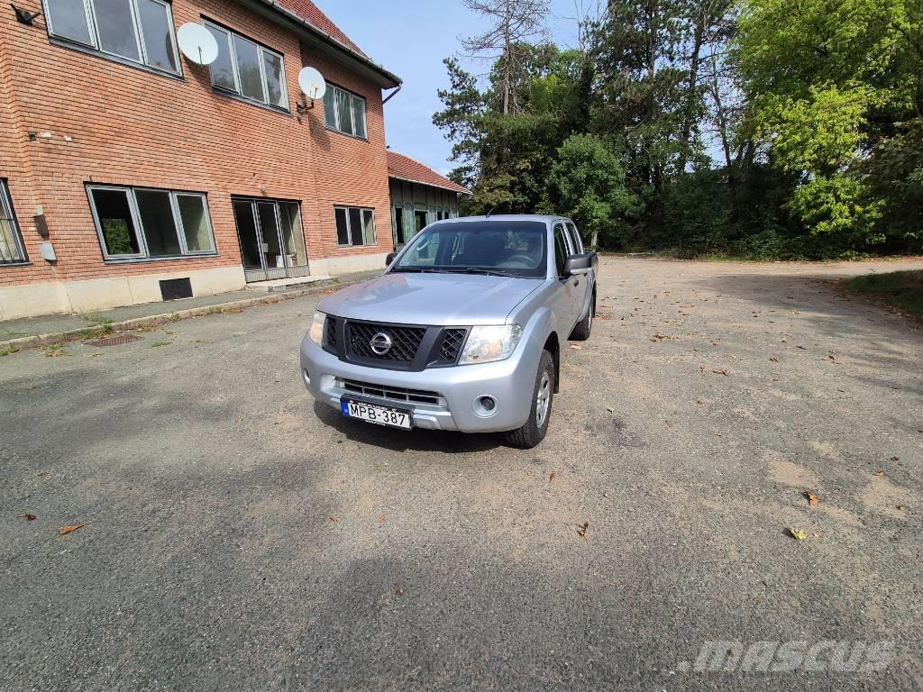 Nissan Navara Бортовые фургоны