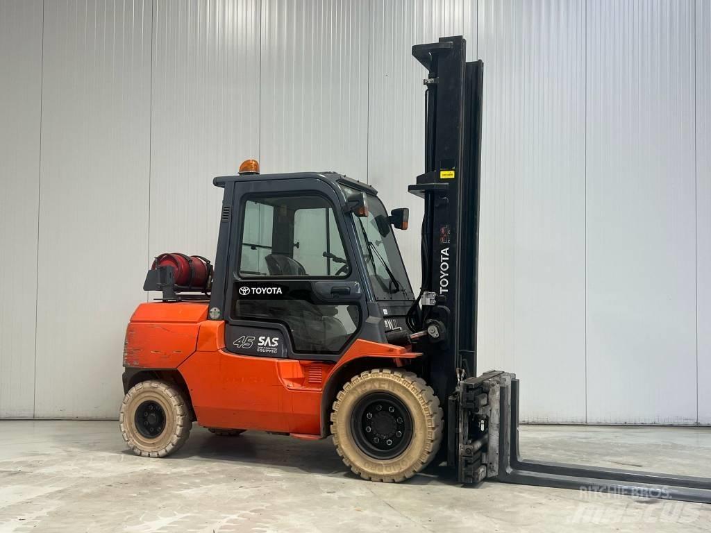 Toyota 02-7FG40 Газовые погрузчики