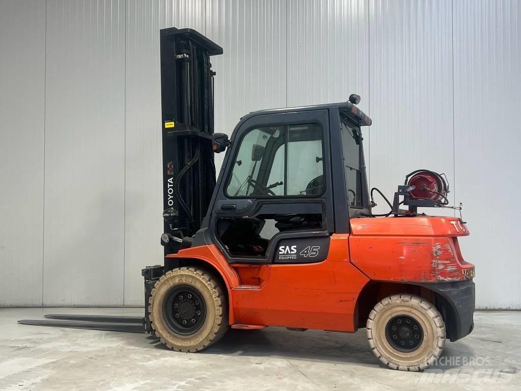 Toyota 02-7FG40 Газовые погрузчики