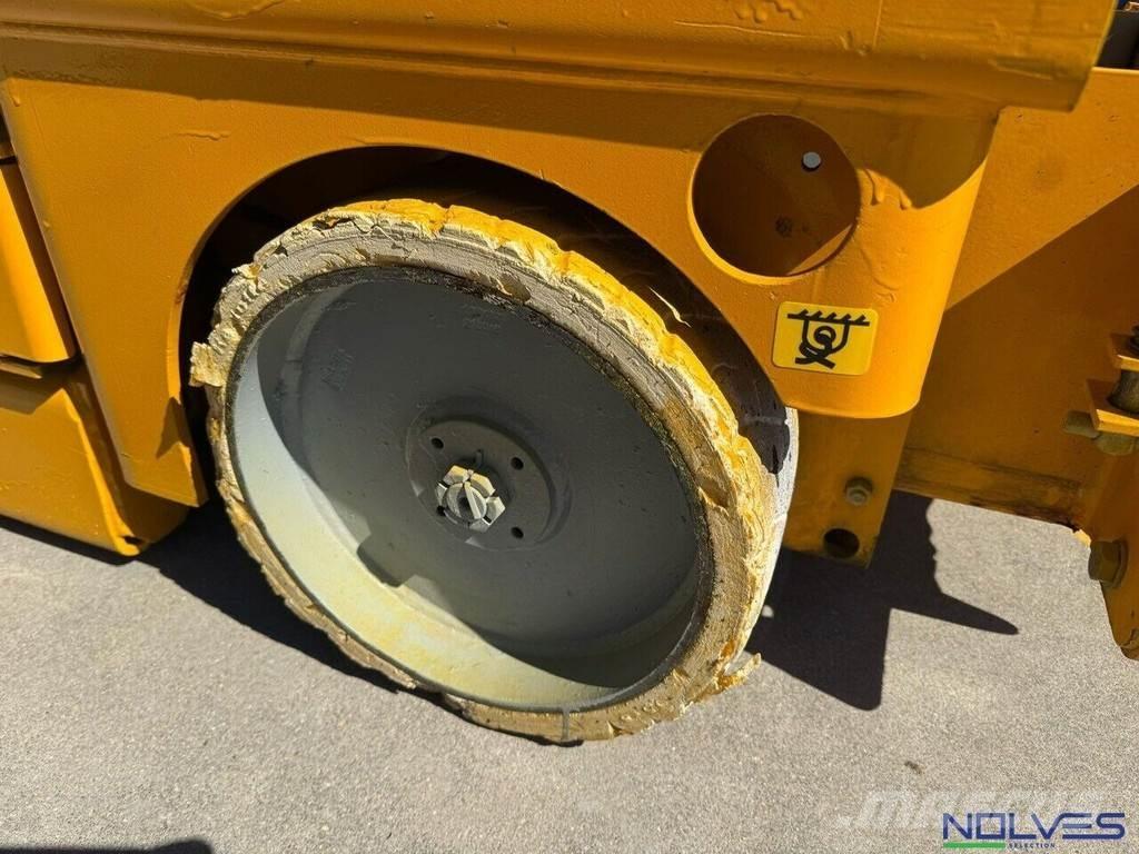 Haulotte COMPACT8 Ножничные подъемники