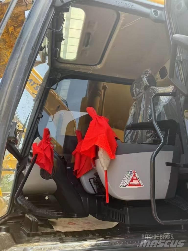 Komatsu 240LC-8 Гусеничные экскаваторы