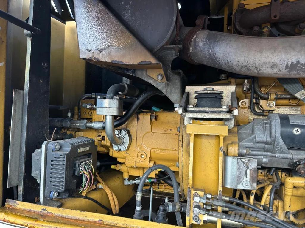 CAT M316D Колёсные экскаваторы