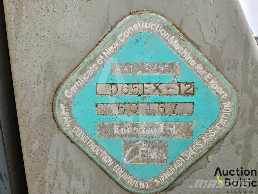 Komatsu D65EX-12 Гусеничные бульдозеры