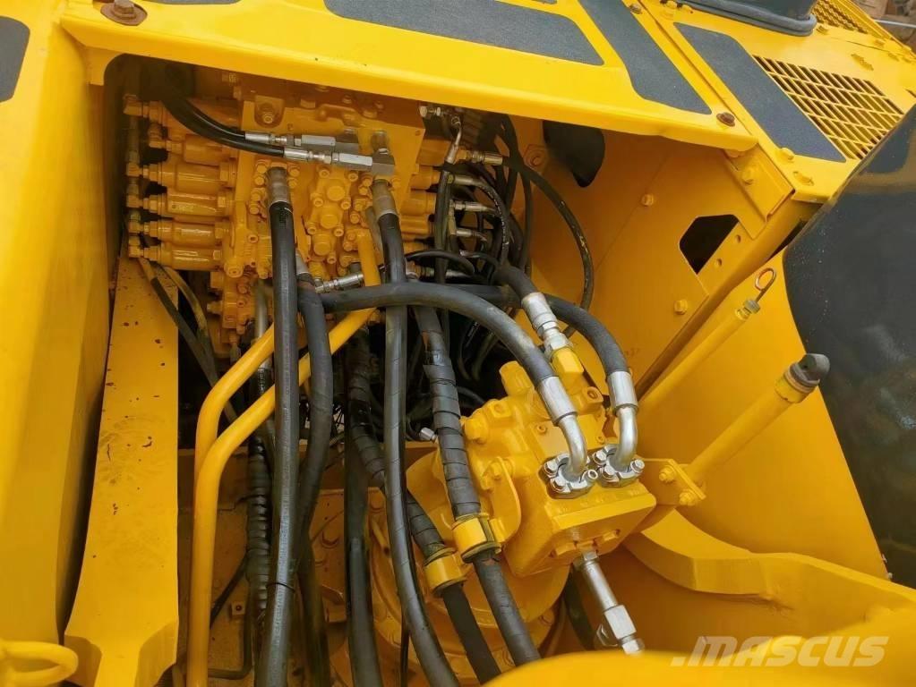 Komatsu PC 220-7 Гусеничные экскаваторы