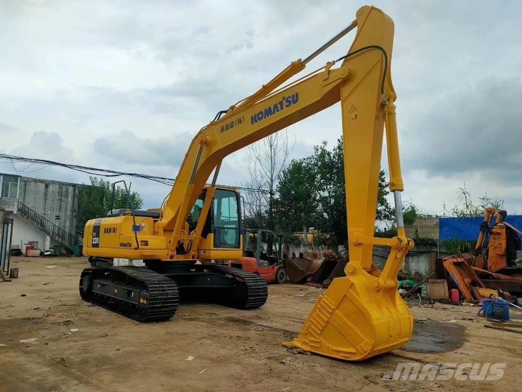 Komatsu PC 220-7 Гусеничные экскаваторы