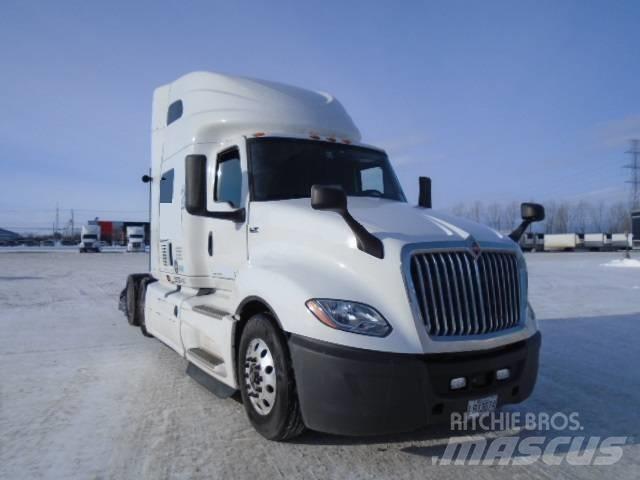 International LT 625 Седельные тягачи