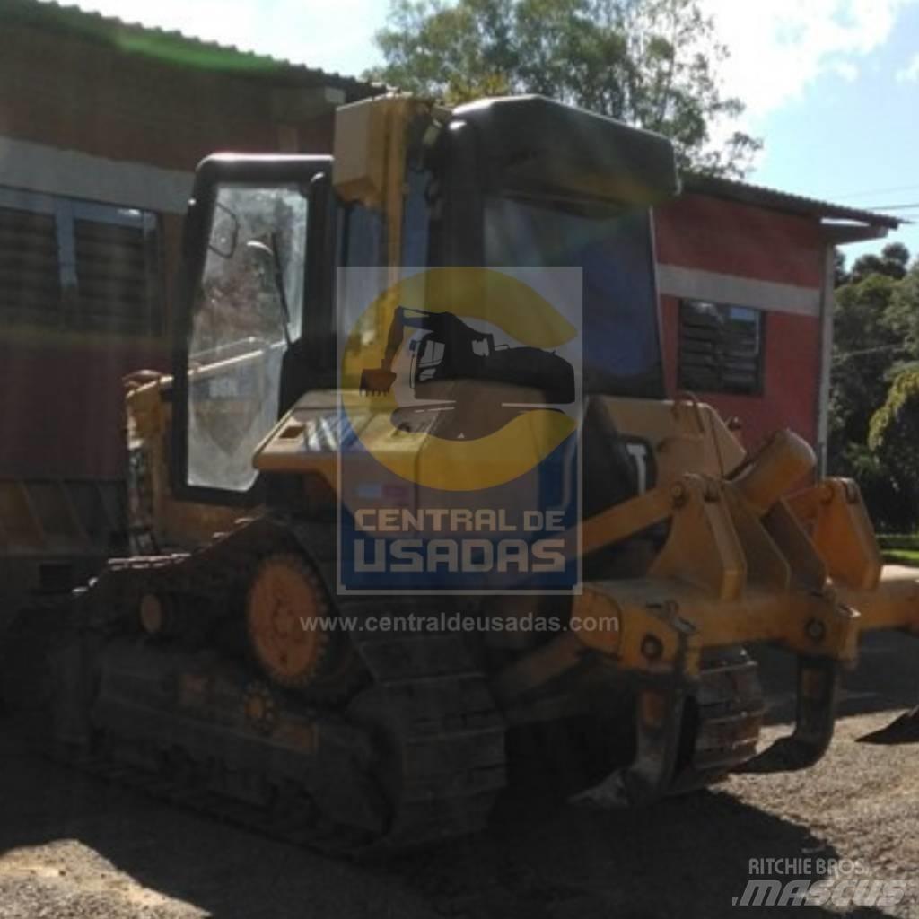 CAT D 6 N XL Гусеничные бульдозеры