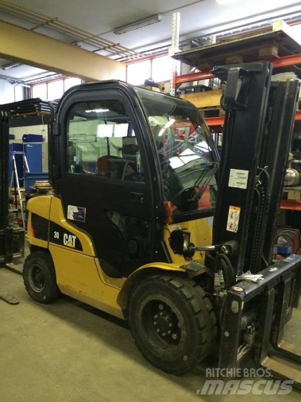 CAT DP30N Дизельные погрузчики