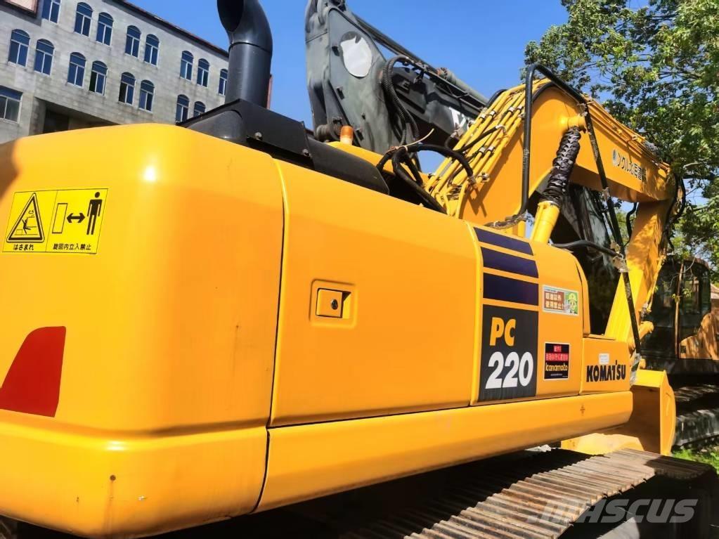 Komatsu PC 220-7 Гусеничные экскаваторы