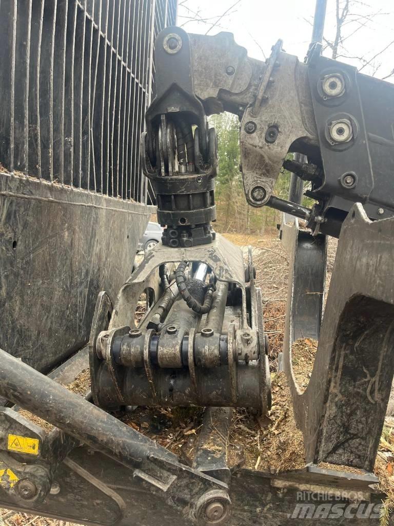 Komatsu 875 Форвардеры