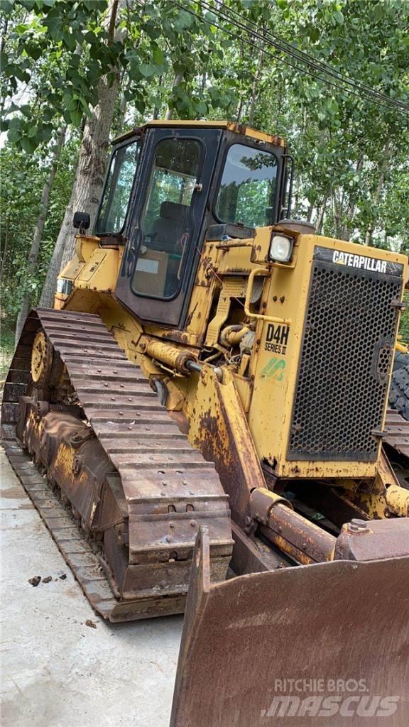 CAT D4H Гусеничные бульдозеры