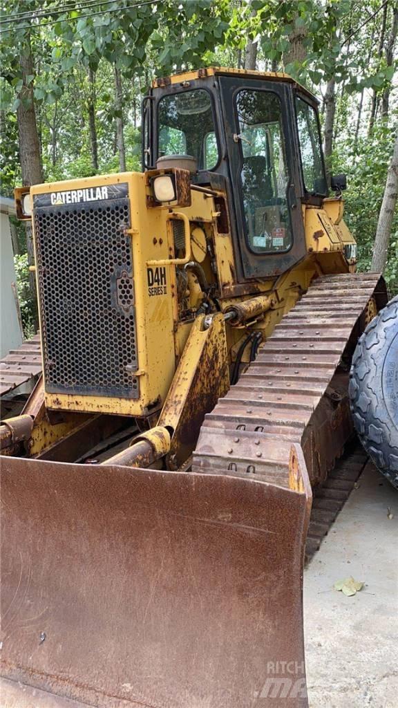 CAT D4H Гусеничные бульдозеры