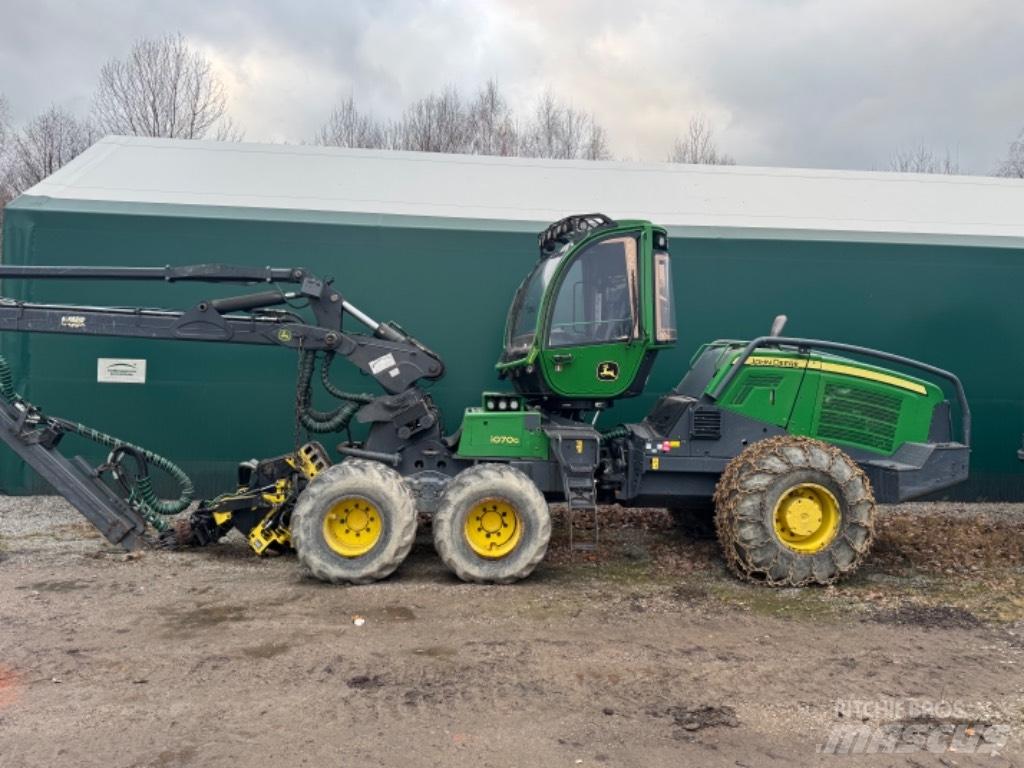 John Deere 1070G Харвестеры