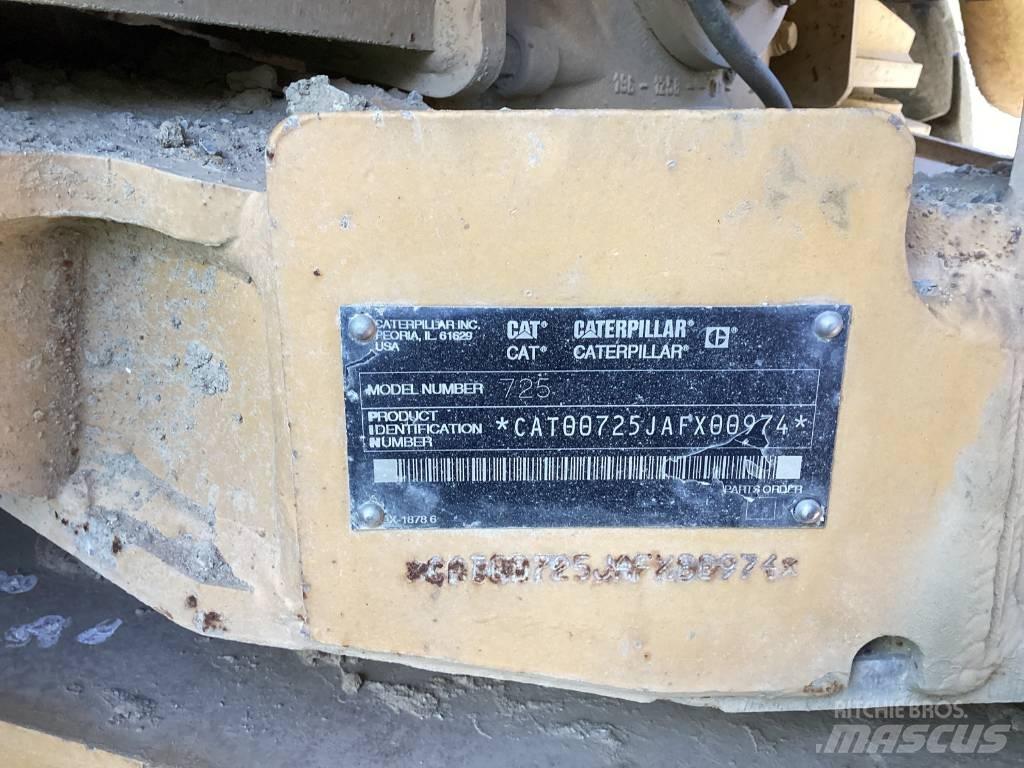 CAT 725 Шарнирно-сочленённые самосвалы