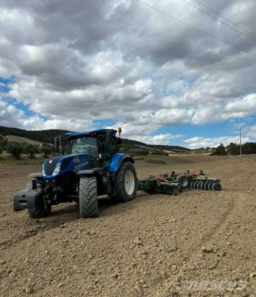 New Holland T 7.225 Трактора