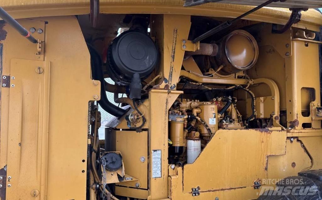 CAT 938 K Фронтальные погрузчики