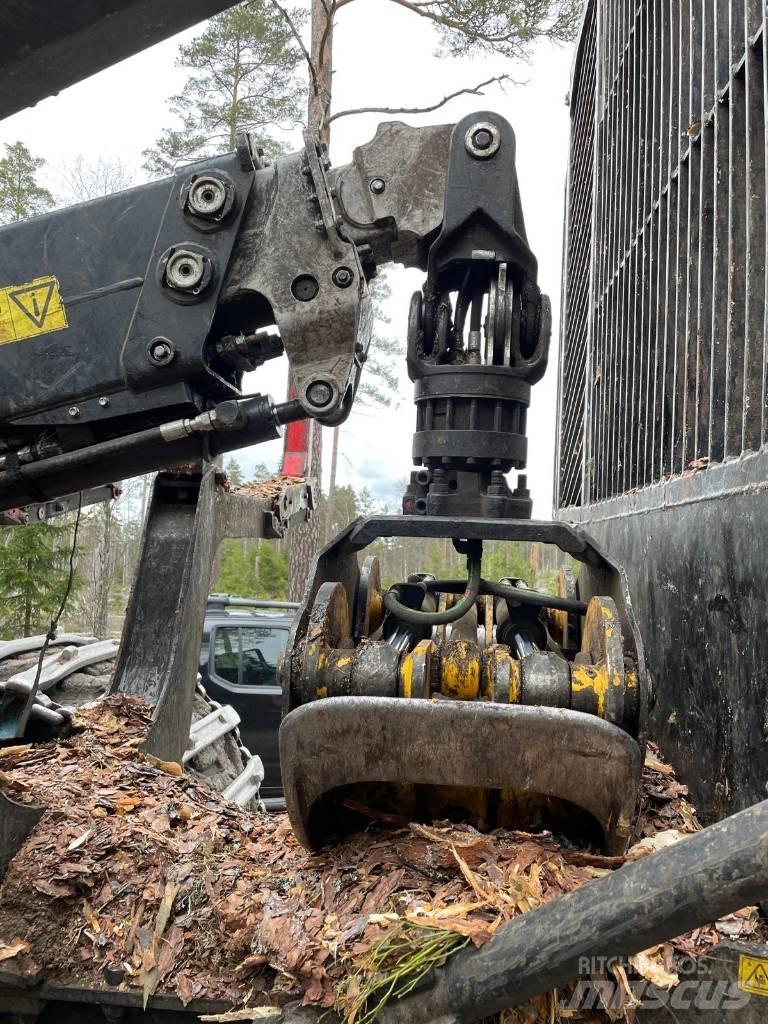 Komatsu 895 Форвардеры