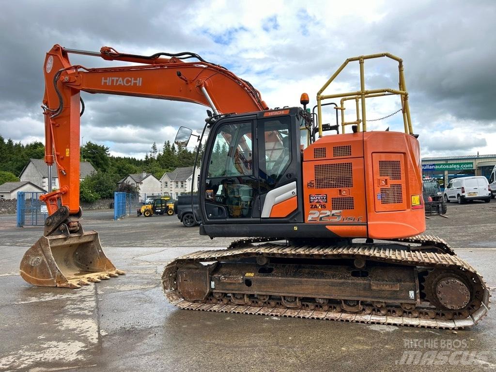 Hitachi ZX225 USLC-7 Гусеничные экскаваторы