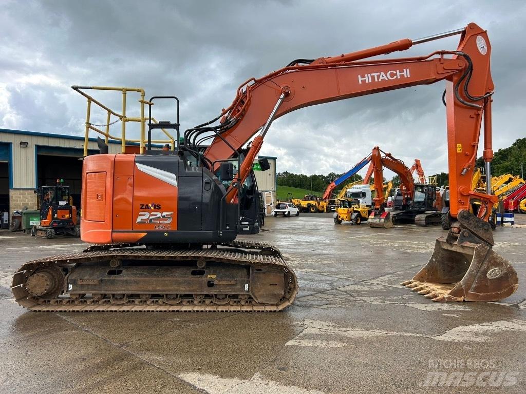 Hitachi ZX225 USLC-7 Гусеничные экскаваторы