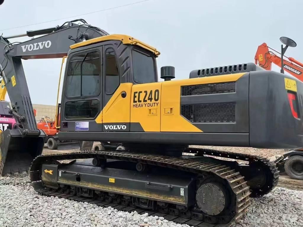 Volvo EC 240 Гусеничные экскаваторы