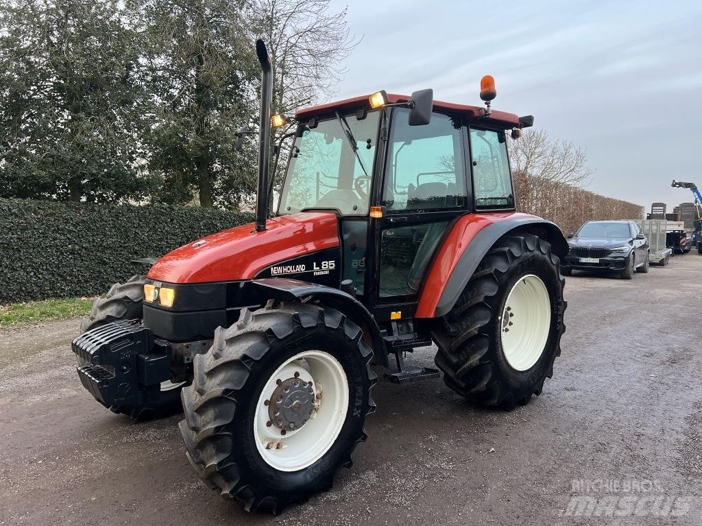 New Holland L 85 DT Трактора