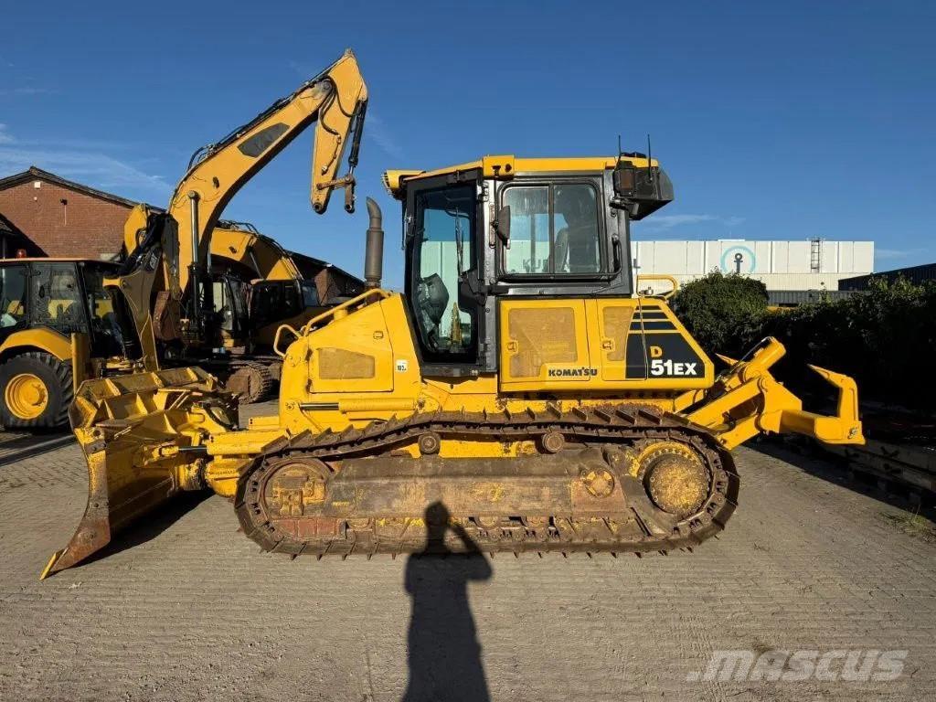 Komatsu D51EX-22 Гусеничные бульдозеры