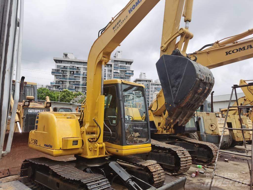 Komatsu PC60-7 Гусеничные экскаваторы