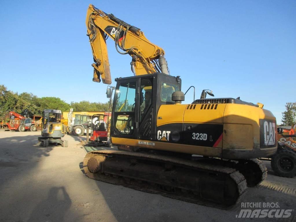 CAT 323 D L Гусеничные экскаваторы