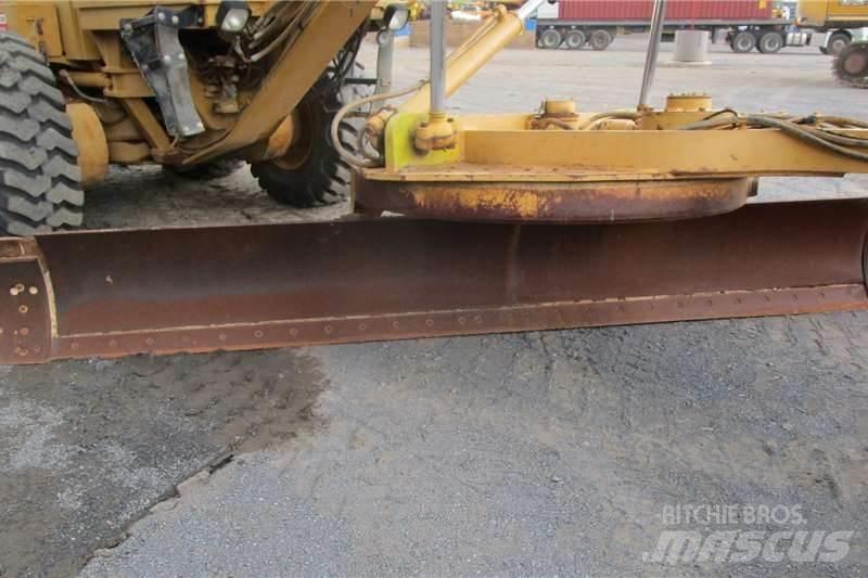 CAT 140H Грейдеры