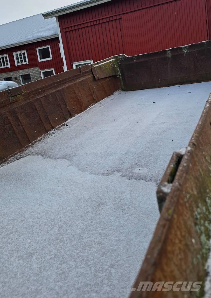 RKP Omavalmiste Тракторные самосвальные прицепы