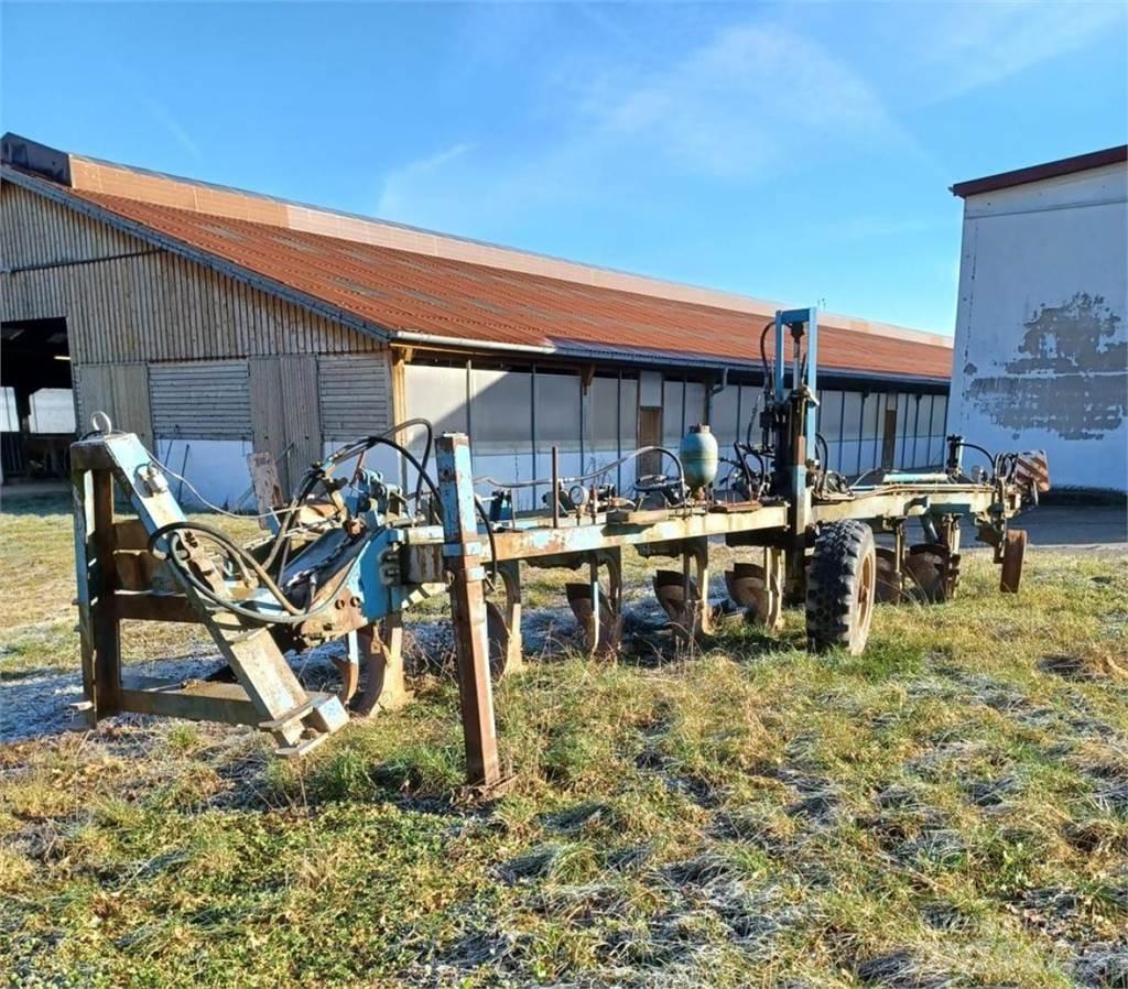 Fortschritt B550 Обычные плуги