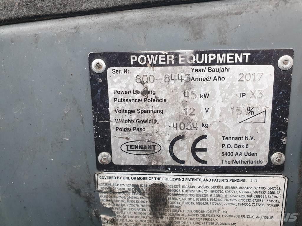 Tennant 800 Вакуумные уборочные машины