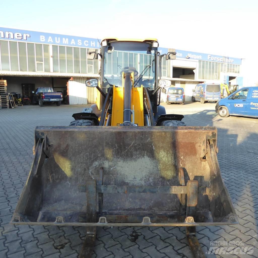 JCB 409 SV Фронтальные погрузчики