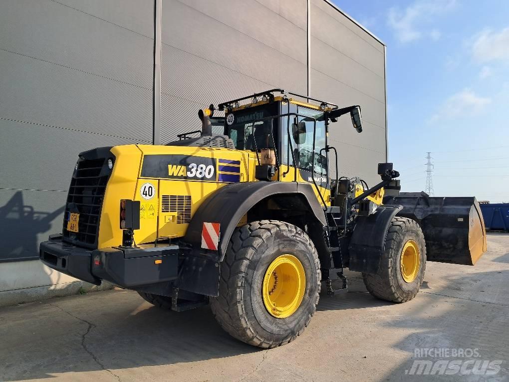 Komatsu WA380-8E0 Фронтальные погрузчики